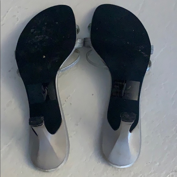Silver heels - Picture 4 of 5